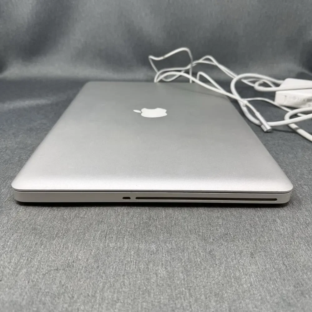 2010 Apple MacBook Pro A1286 15” Screen Charger For Parts Repair Bundle